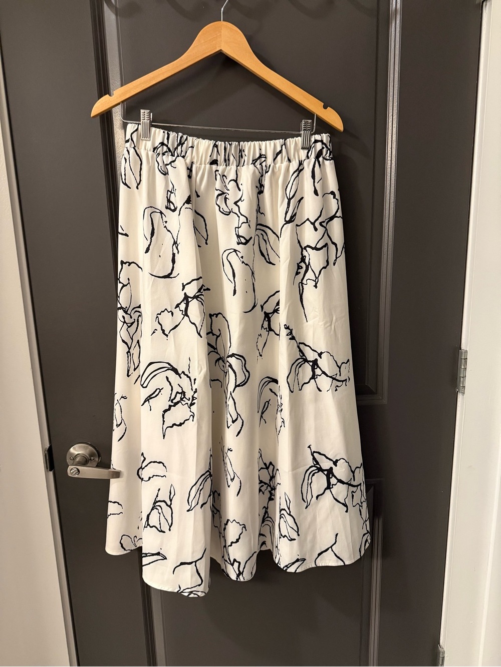 SHEIN Women's White Floral Print Midi Skirt